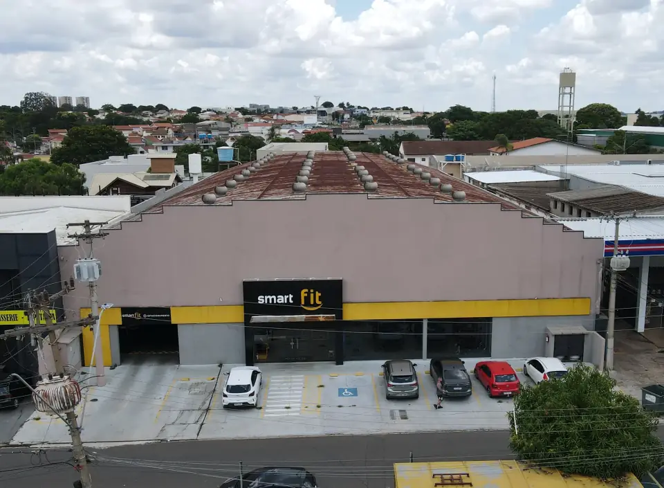 Vista aérea da academia Smart Fit